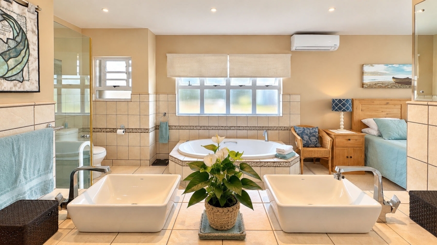 4 Bedroom Property for Sale in Marina Martinique Eastern Cape